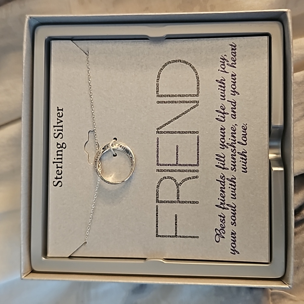 NIB Beautiful sterling silver friendship necklace.